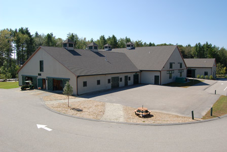 Barn, lameness area and surgery unit